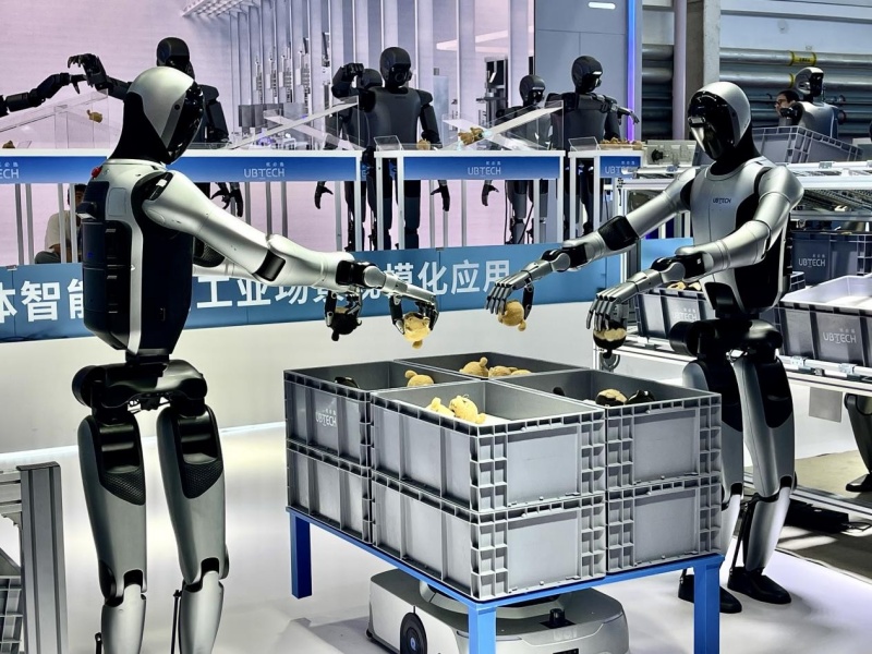 Conferência Mundial de Rob?s revela a tendência futura de rob?s com inteligência incorporada