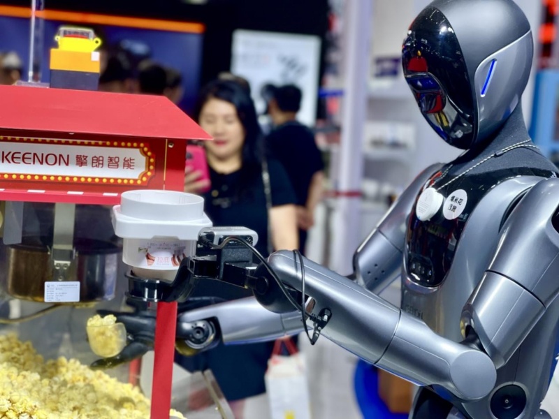 Conferência Mundial de Rob?s revela a tendência futura de rob?s com inteligência incorporada