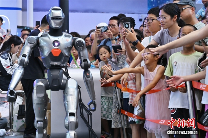 Conferência Mundial de Rob?s artrai multid?o de visitantes