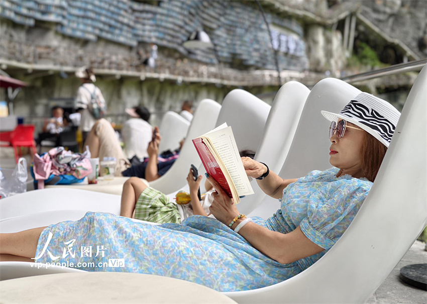 Galeria: livraria no penhasco em Guangxi