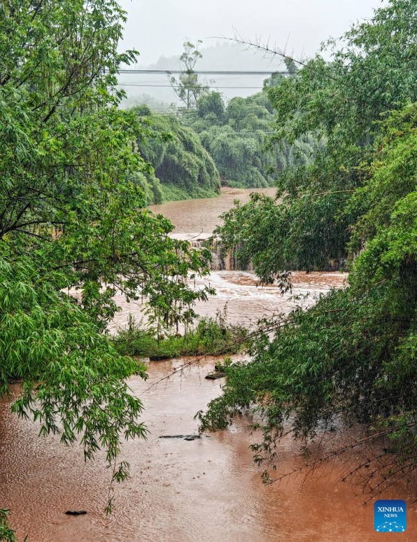 Chuvas fortes for?am evacua??o de mais de 15 mil residentes no sudoeste da China