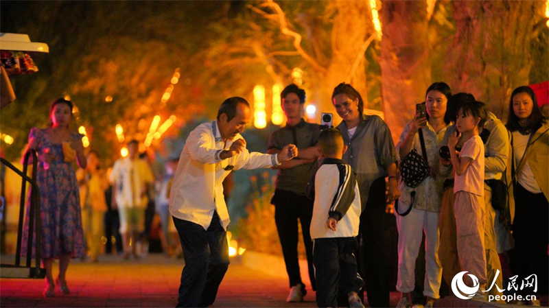 Antiga cidade de Kuqa revive cultura milenar e bate recorde de turismo