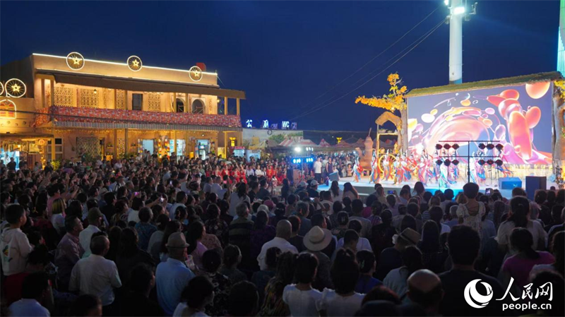 Antiga cidade de Kuqa revive cultura milenar e bate recorde de turismo