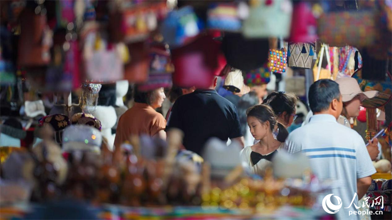 Antiga cidade de Kuqa revive cultura milenar e bate recorde de turismo