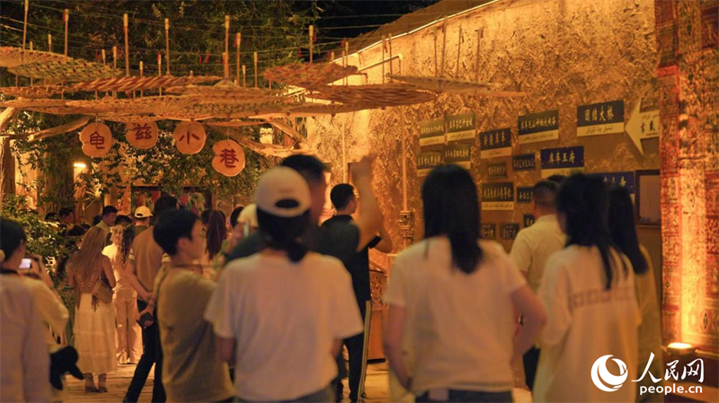 Antiga cidade de Kuqa revive cultura milenar e bate recorde de turismo