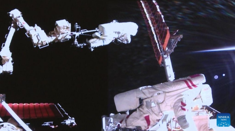 Astronautas da Shenzhou-20 completam terceira série de atividades extraveiculares