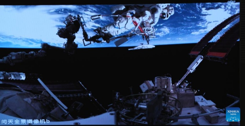 Astronautas da Shenzhou-20 completam terceira série de atividades extraveiculares