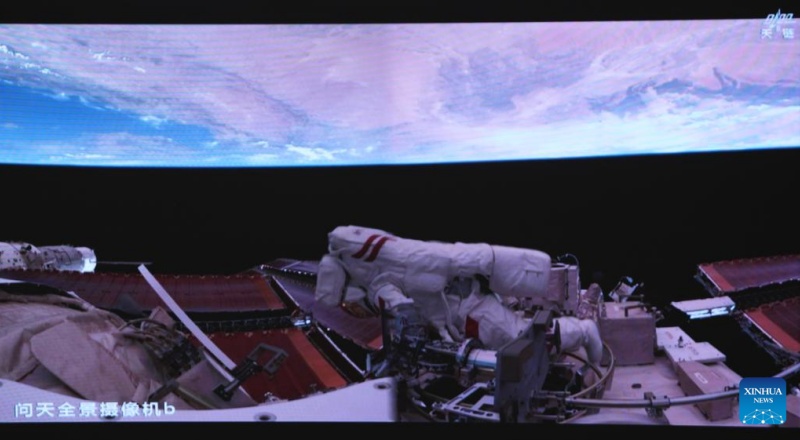 Astronautas da Shenzhou-20 completam terceira série de atividades extraveiculares