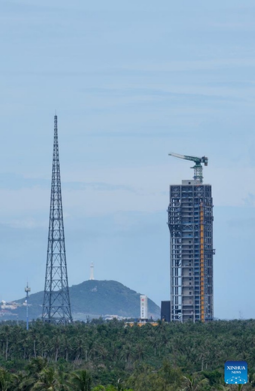 Foguete transportador chinês Longa Marcha-10 faz sucesso no primeiro teste de igni??o estática
