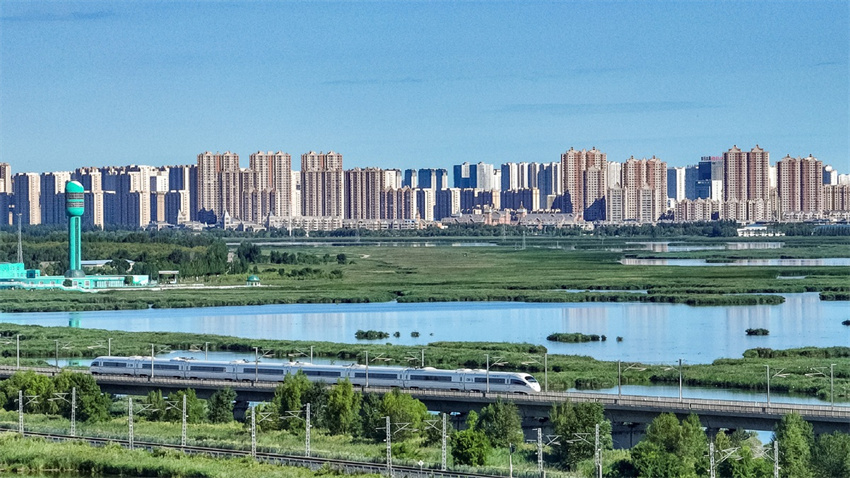 Ferrovia de alta velocidade mais ao norte da China comemora 10o aniversário