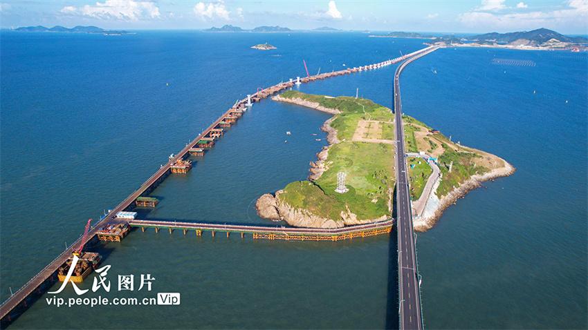 Constru??o da ponte transmarítima segue a todo vapor em Zhejiang, leste da China