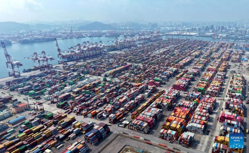 Porto de Qingdao adiciona 22 novas rotas de comércio externo em 2025