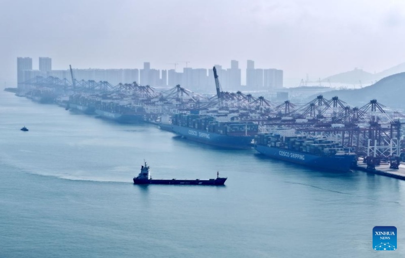 Porto de Qingdao adiciona 22 novas rotas de comércio externo em 2025