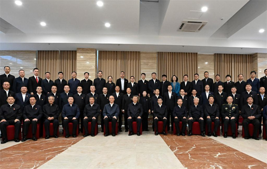 Xi Jinping pede esfor?os conjuntos para moderniza??o em reuni?o com representantes de toda a regi?o de Xizang