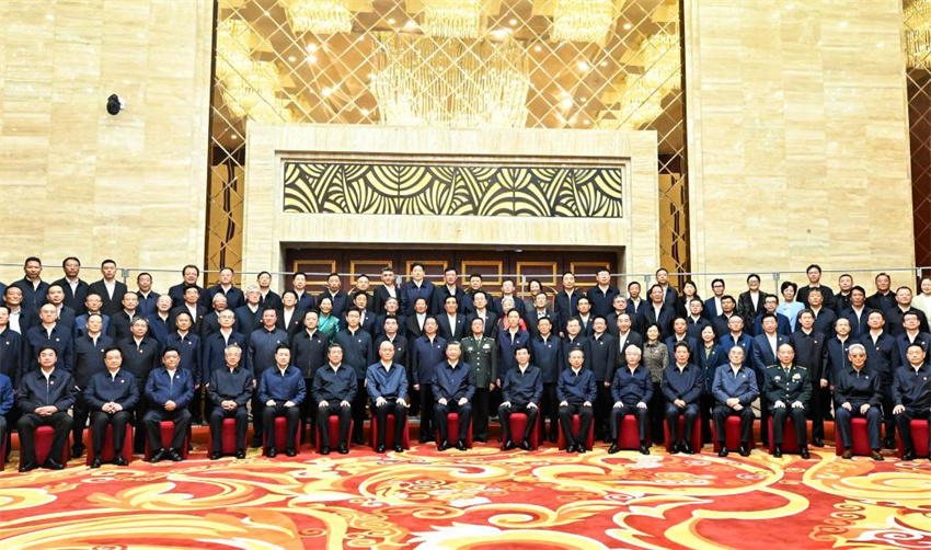 Xi Jinping pede esfor?os conjuntos para moderniza??o em reuni?o com representantes de toda a regi?o de Xizang