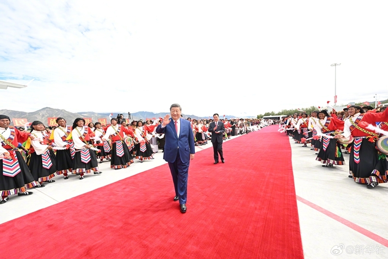 Xi Jinping deixa Xizang depois de participar das celebra??es do 60o aniversário da funda??o da regi?o