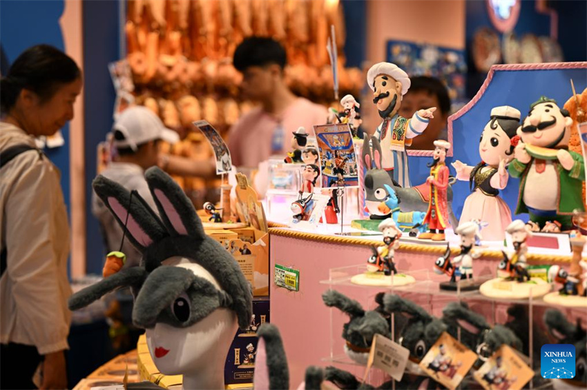 Grand Bazaar em Xinjiang entra em alta temporada turística