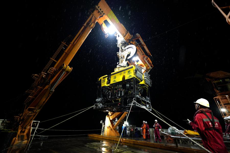 Novo explorador de águas profundas da China, Haiqin, conclui miss?o no Mar da China Meridional