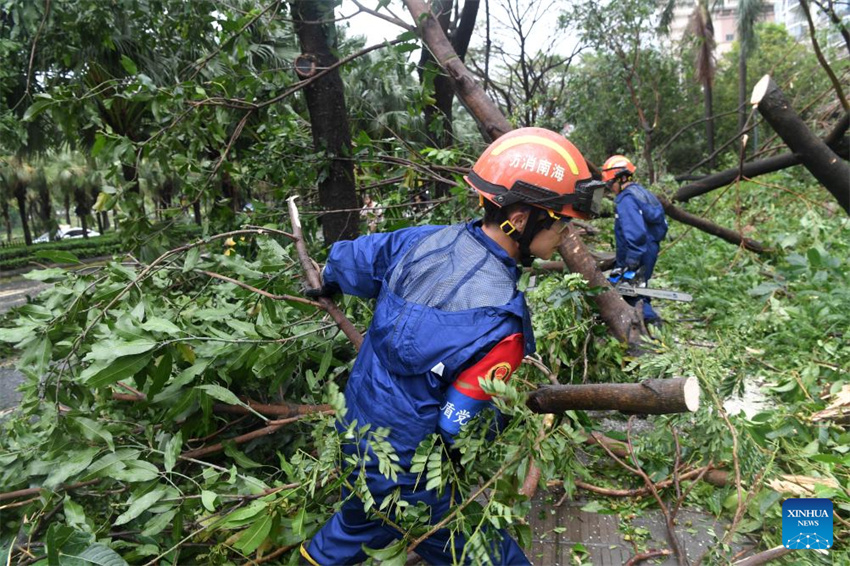 Tuf?o Kajiki passa por província de Hainan afetando mais de 100.000 pessoas
