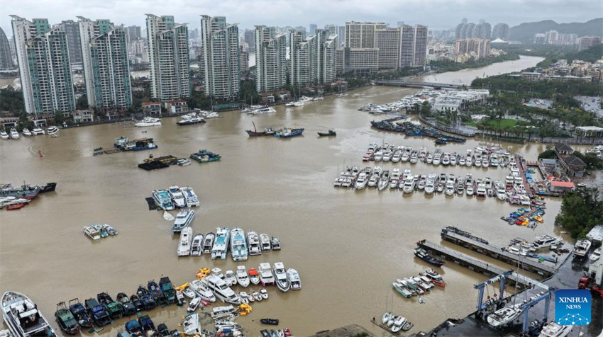 Tuf?o Kajiki passa por província de Hainan afetando mais de 100.000 pessoas