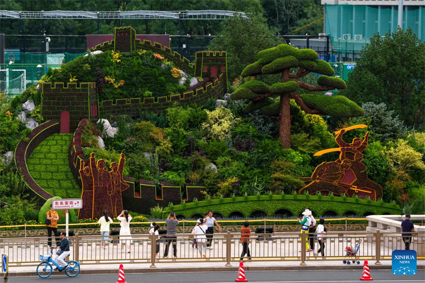 Exibi??es florais enfeitam Beijing antes do desfile do Dia da Vitória