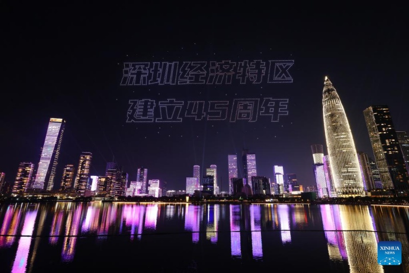 Show de drones marca 45o aniversário de Shenzhen