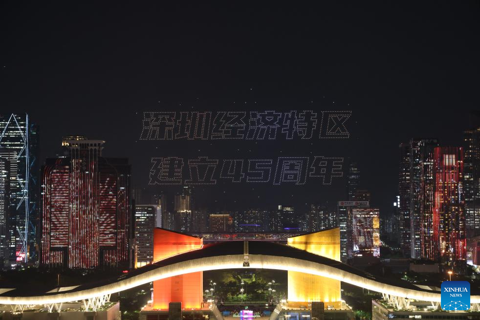 Show de drones marca 45o aniversário de Shenzhen