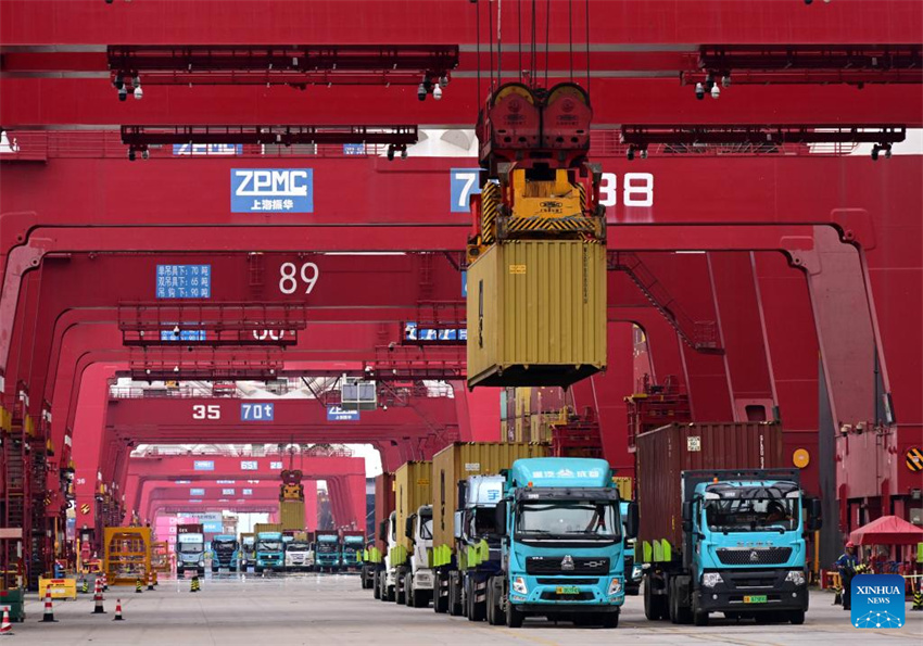 Porto de Qingdao expande comércio com países da OCS por meio de 42 rotas de navega??o