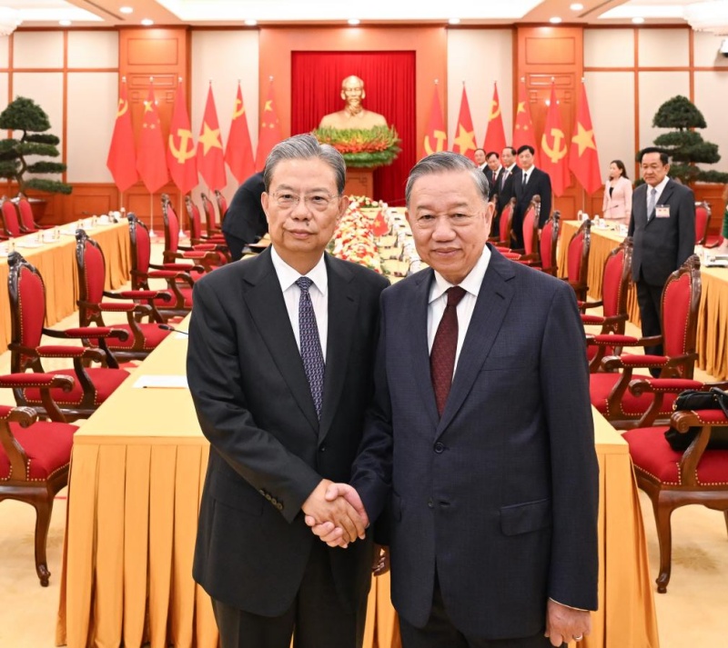 Chefe do Legislativo chinês pede acelera??o da constru??o da comunidade China-Vietn? com futuro compartilhado que carrega significado estratégico