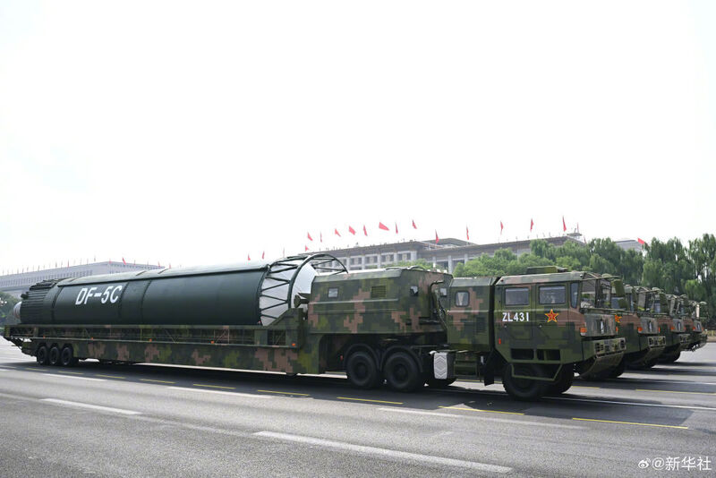 China exibe mísseis nucleares com alcance global em desfile