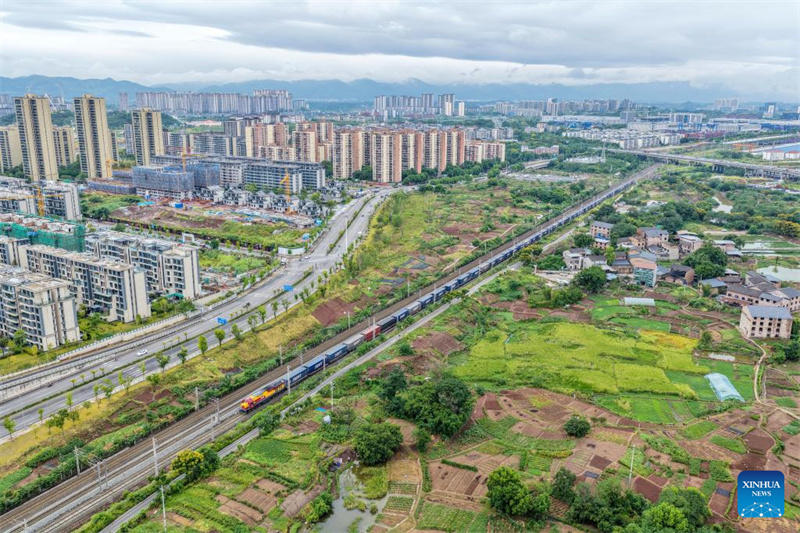 Trem de carga China-Europa vindo do sudoeste da China realiza mais de 3.400 viagens