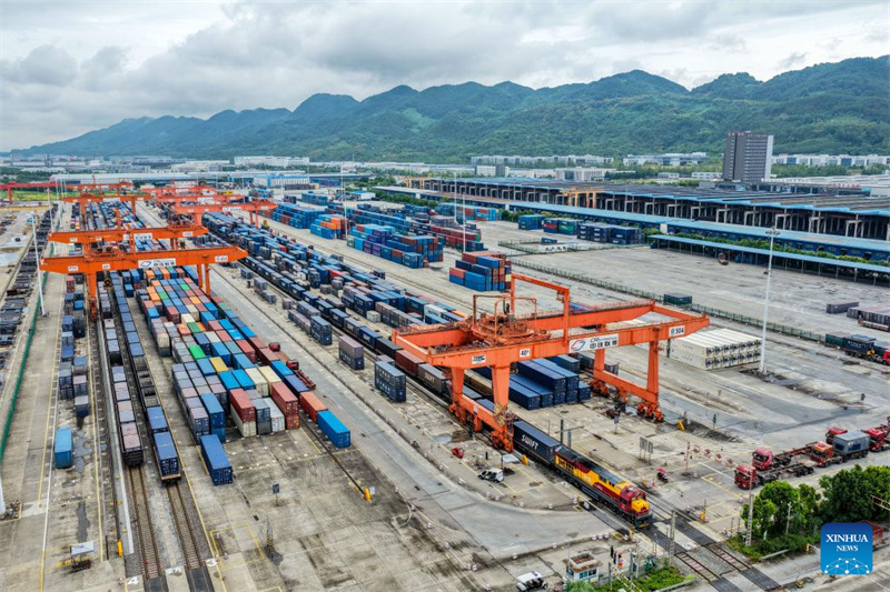 Trem de carga China-Europa vindo do sudoeste da China realiza mais de 3.400 viagens