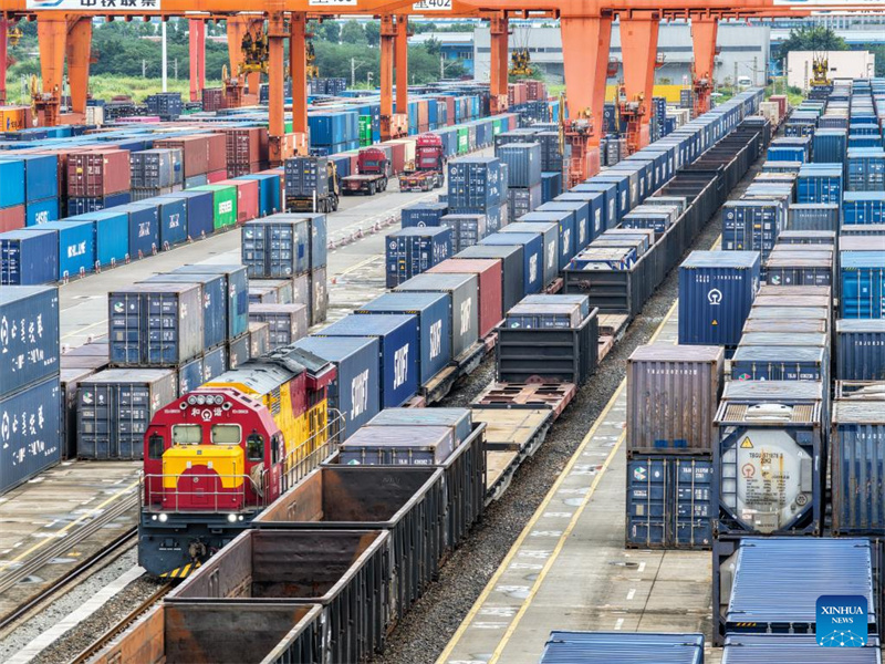 Trem de carga China-Europa vindo do sudoeste da China realiza mais de 3.400 viagens