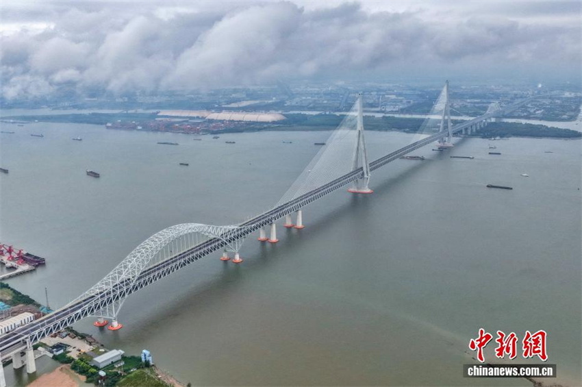 Ponte Changtai: inaugurada maior ponte estaiada do mundo em v?o único sobre o rio Yangtze