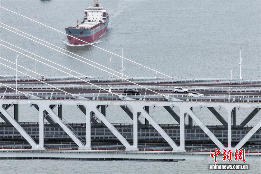 Ponte Changtai: inaugurada maior ponte estaiada do mundo em v?o único sobre o rio Yangtze
