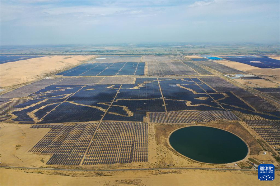 Mongólia Interior: o mar de areia se transforma em “mar azul” em Dalate