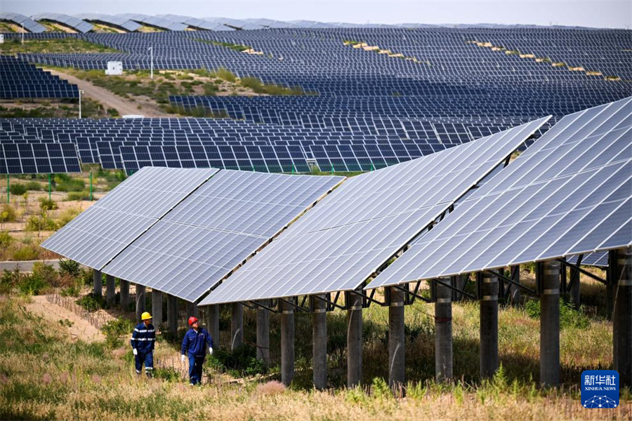 Mongólia Interior: o mar de areia se transforma em “mar azul” em Dalate