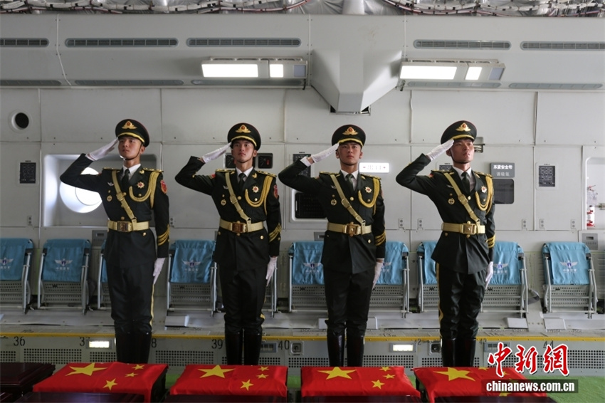 Restos mortais de 30 mártires chineses na Guerra da Coreia retornam à terra natal vindos da Coreia do Sul