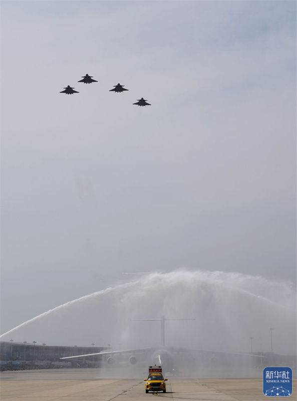 Restos mortais de 30 mártires chineses na Guerra da Coreia retornam à terra natal vindos da Coreia do Sul