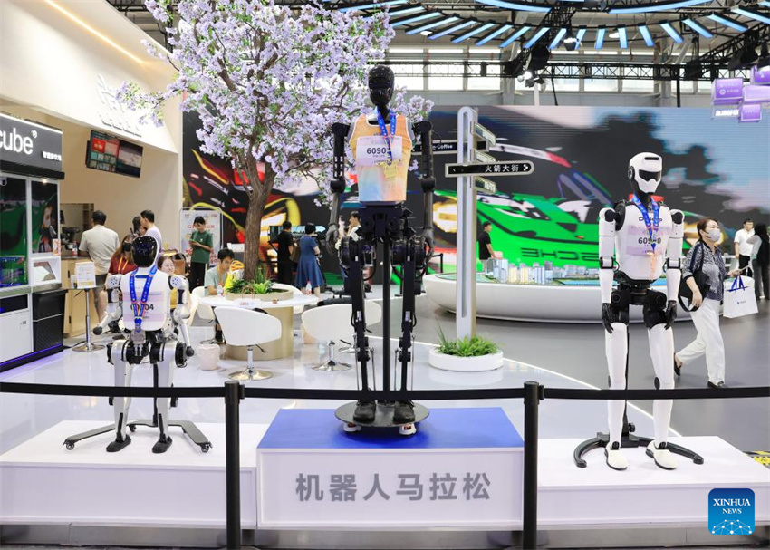 Produtos de alta tecnologia expostos na CIFTIS em Beijing