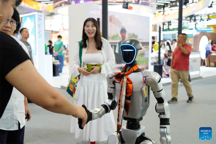 Produtos de alta tecnologia expostos na CIFTIS em Beijing