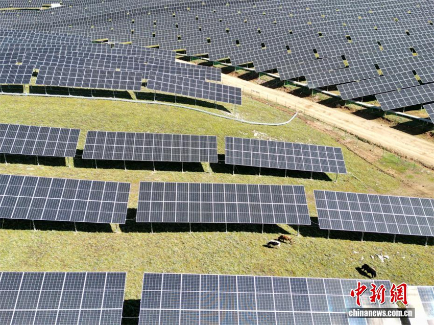 Base fotovoltaica a mais de 4.000 metros de altitude torna-se 