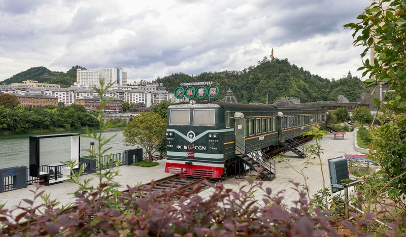 “Biblioteca no trem” promove prazer da leitura