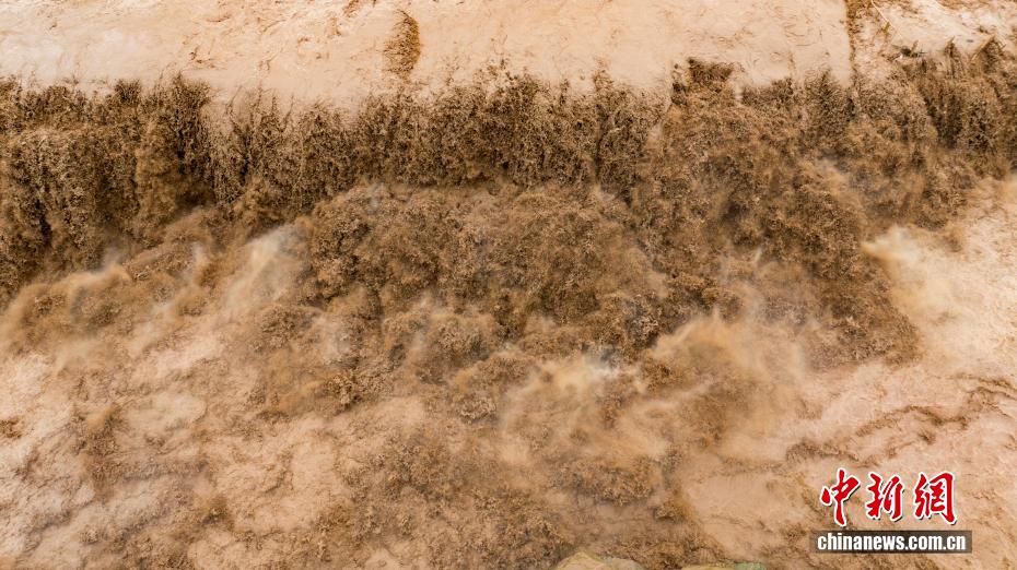 Galeria: Cachoeira Hukou atravessa melhor período de observa??o