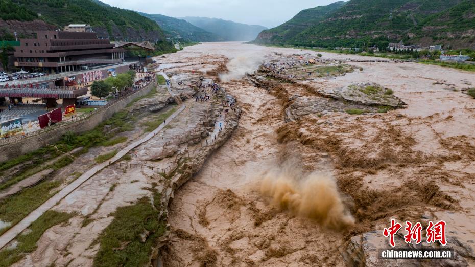 Galeria: Cachoeira Hukou atravessa melhor período de observa??o