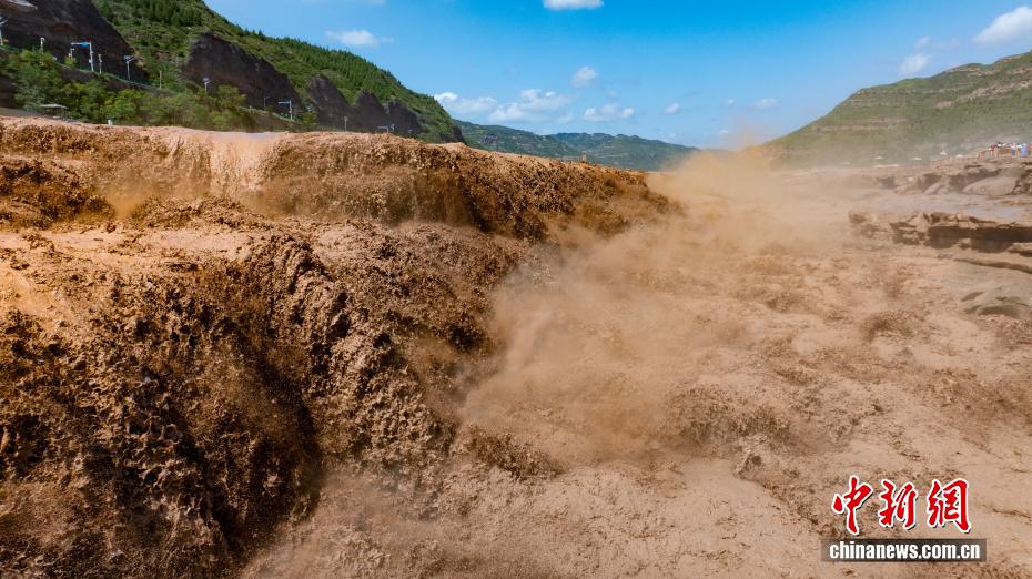 Galeria: Cachoeira Hukou atravessa melhor período de observa??o