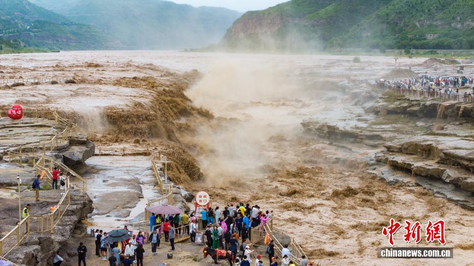Galeria: Cachoeira Hukou atravessa melhor período de observa??o