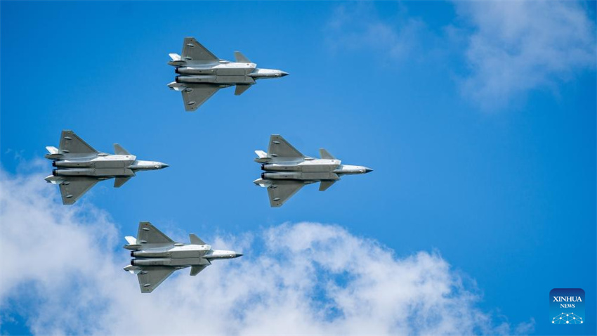 Galeria: exercício para Dia Aberto da avia??o de 2025 da For?a Aérea do ELP da China e do Show Aéreo de Changchun