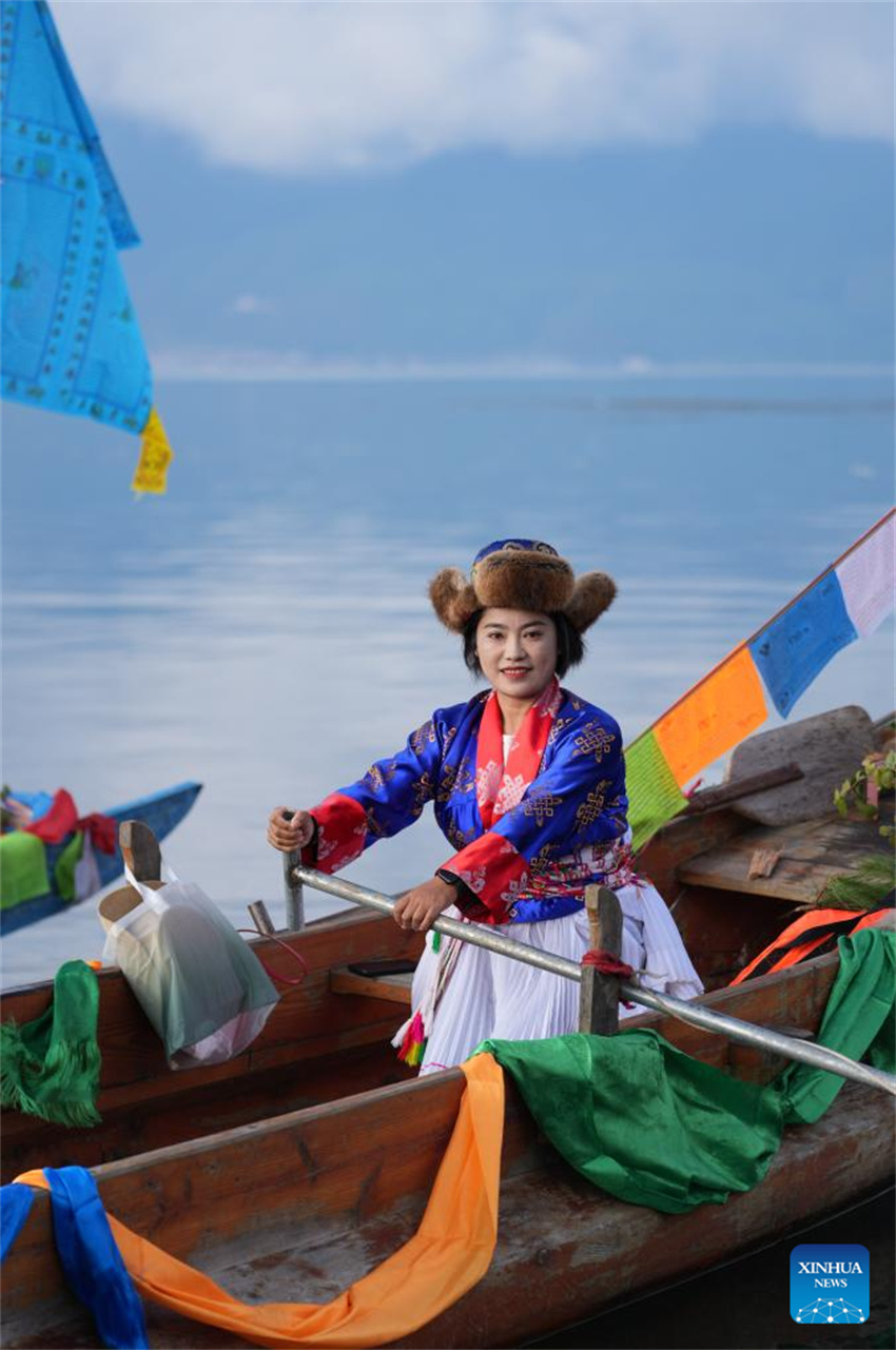 Primeiro festival de circunavega??o de montanhas e lagos no Lago Lugu come?a em Sichuan, sudoeste da China