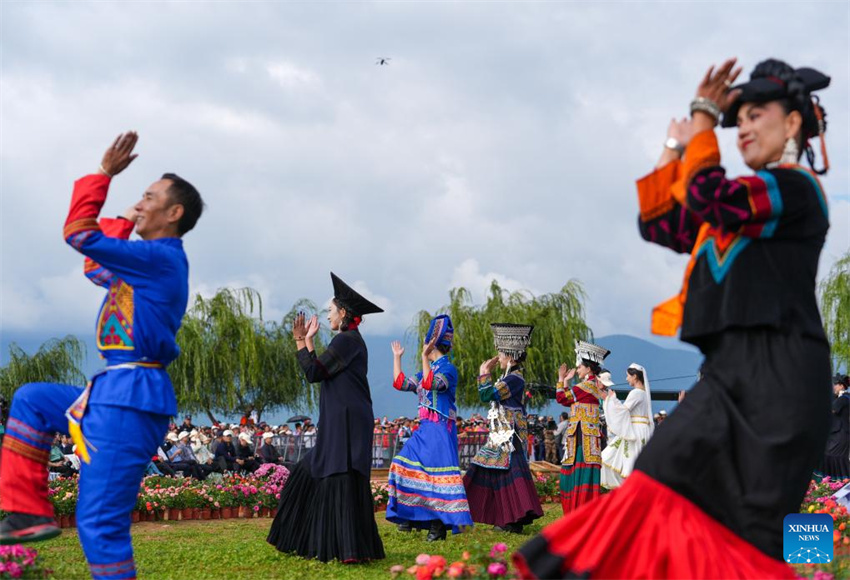 Primeiro festival de circunavega??o de montanhas e lagos no Lago Lugu come?a em Sichuan, sudoeste da China
